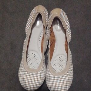 Ladies 9 1/2 "LANDS' END" FLATS